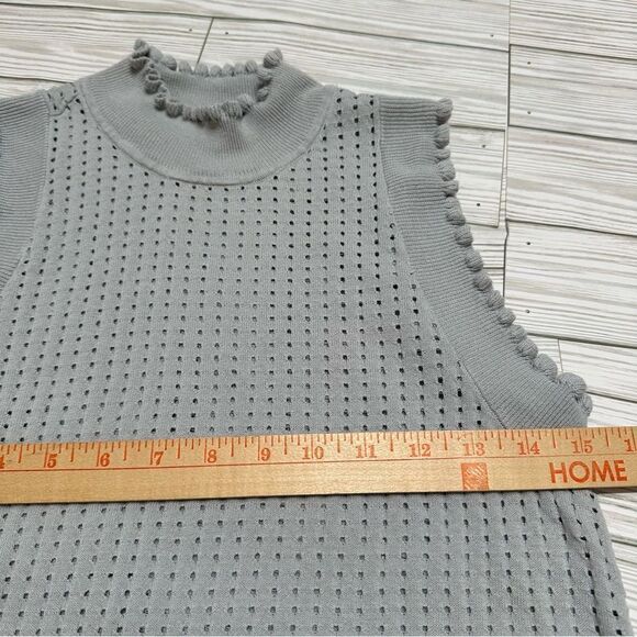 BCBGMAXAZRIA AXEL RUFFLE TRIM SLEEVELESS OPEN KNIT TOP BLOUSE LIGHT GRAY‎ MEDIUM - Picture 6 of 9